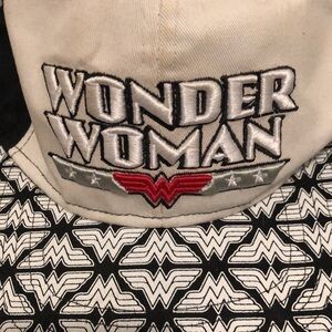 Wonder, woman, baseball, cap, hat, black, white, DC comics Warner  EUC snap back